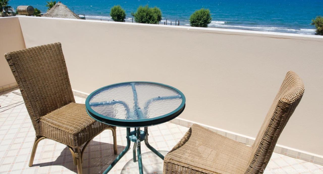 Alexandra Seaside Villas Platanés エクステリア 写真